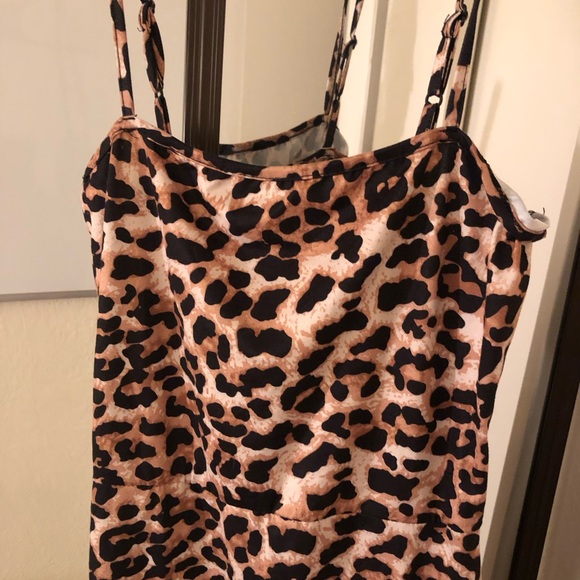 Leopard print sexy  mini fitted dress, 13 inches PTP, 26 inches long. - Picture 2 of 6